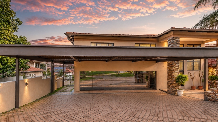 8 Bedroom Property for Sale in Birdwood Estate North West